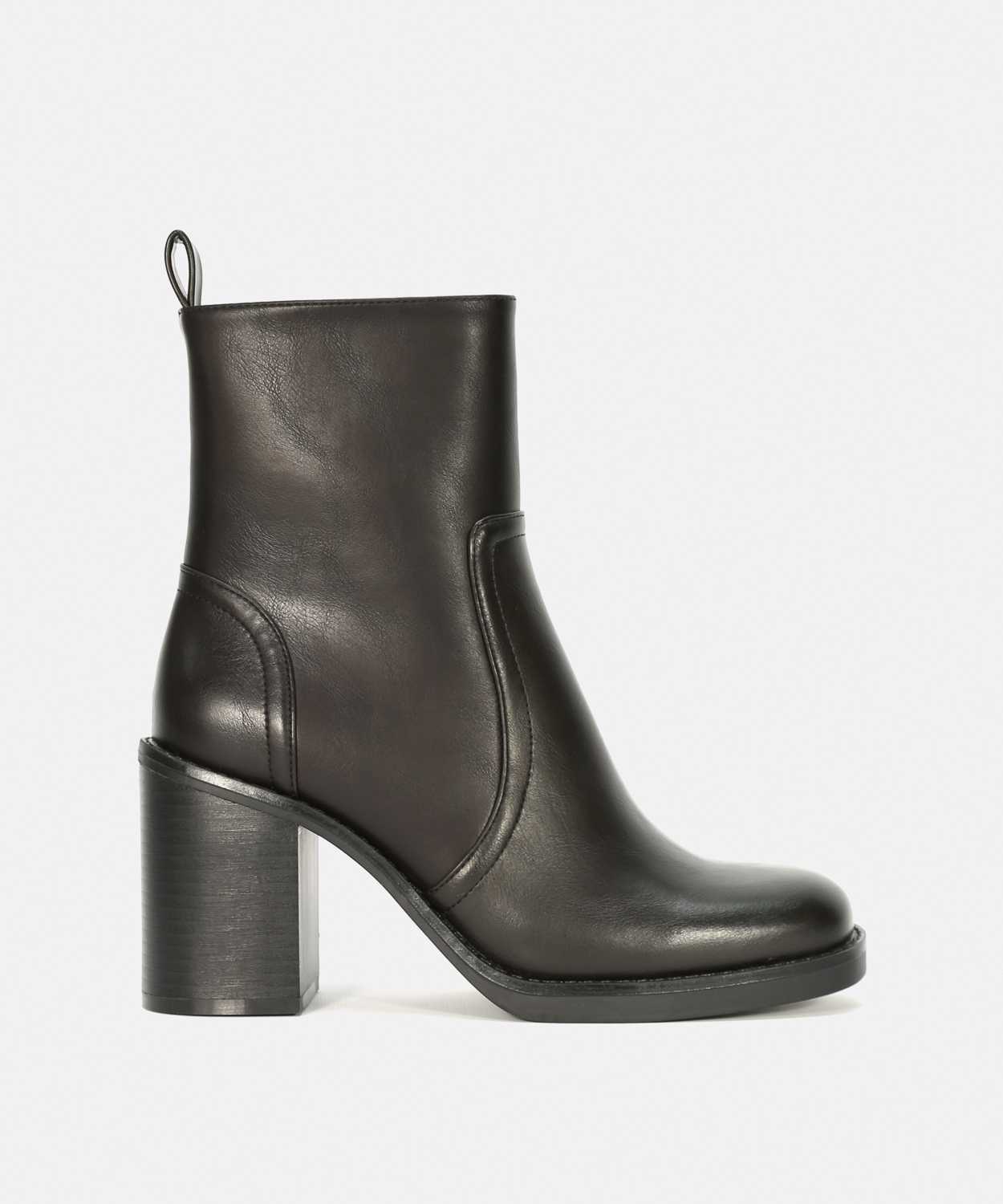 Botins pretos salto liso image number null